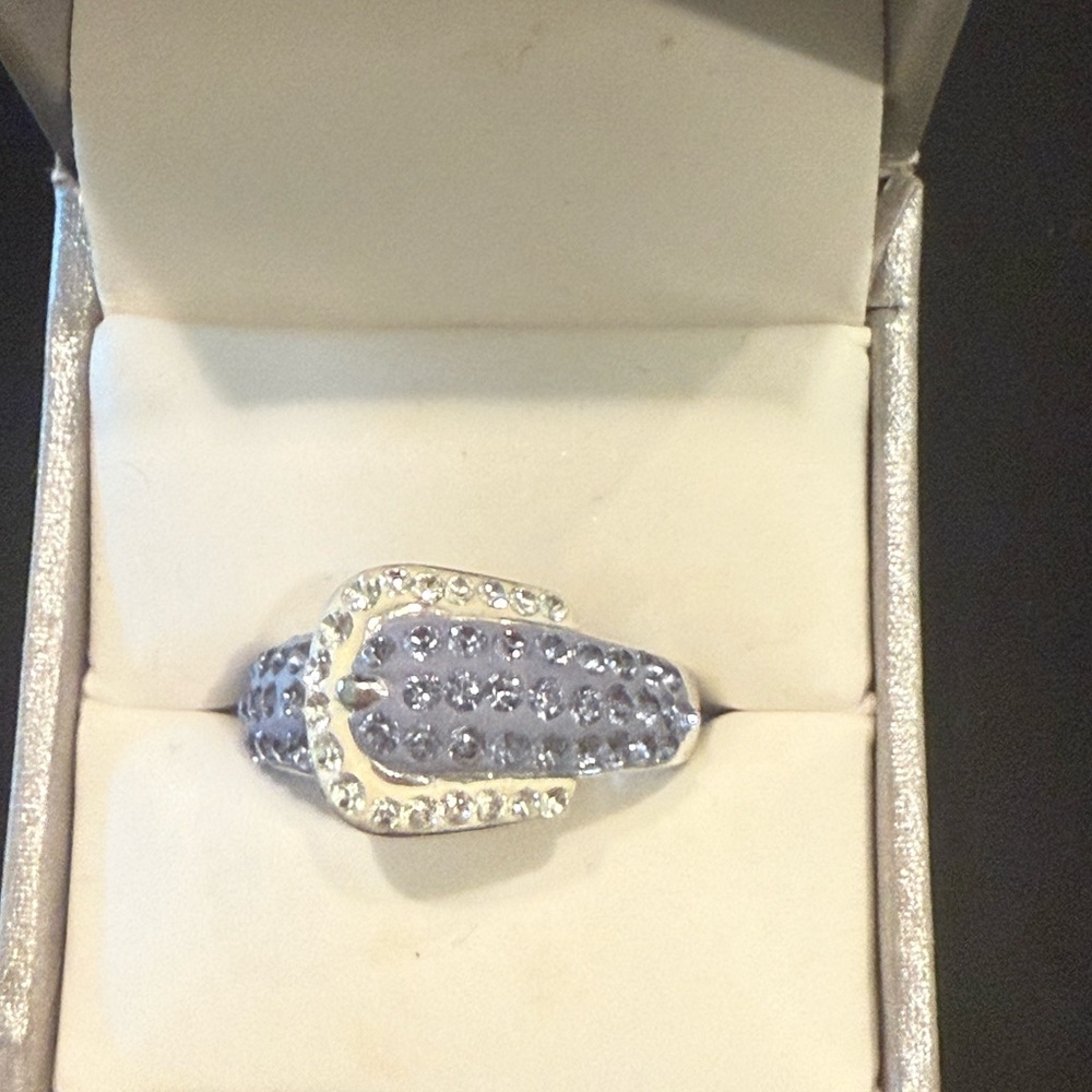Size 7 Sophisticated Purple and Silver Cluster buckle  Ring 925 sterling